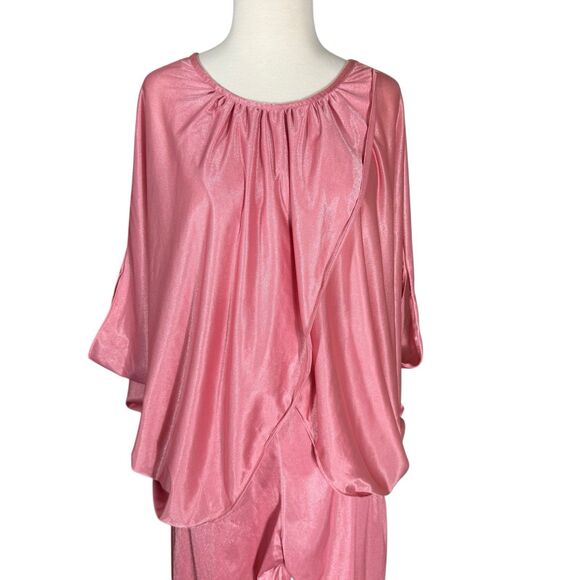 Vintage Queens Way Shiny Silky Pretty In Pink Nylon Pajama Set Batwing Wrap Top - Picture 2 of 9